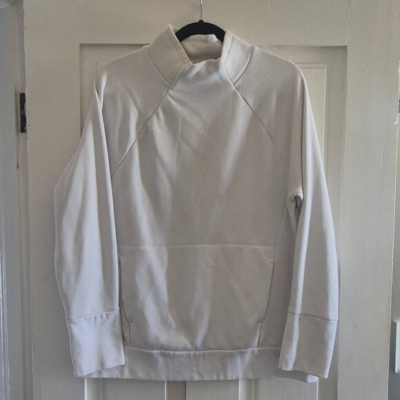 Fabletics white sweater size large - Picture 2 of 3